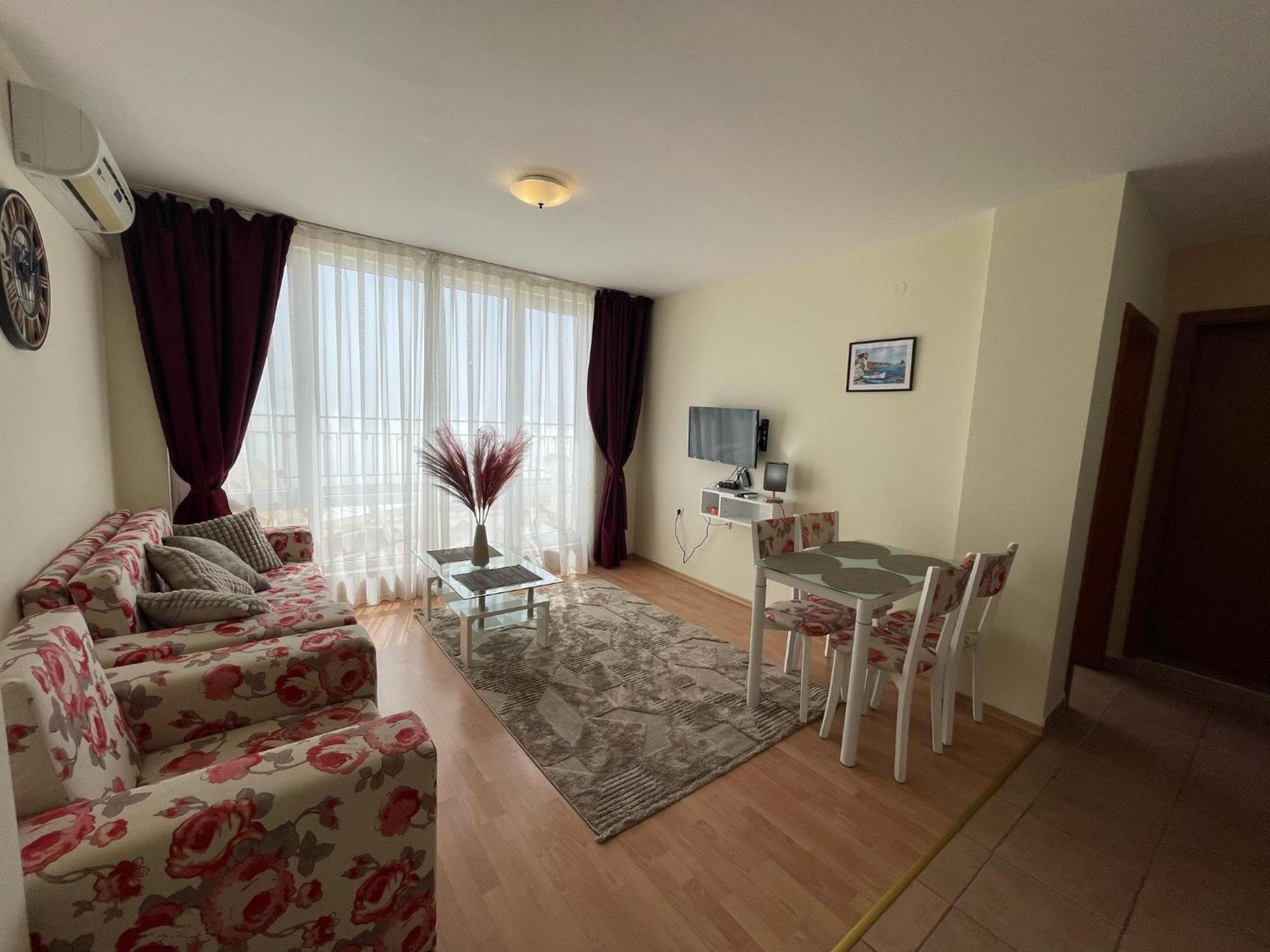 Grand Resort - Imperial Crown Fort Club - Prestige Apartments Elenite Room photo
